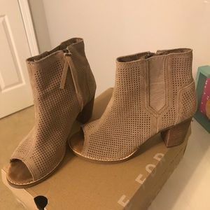 Toms Majorca Peep toe booty